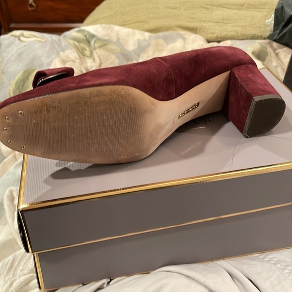 Louise et Cie. Lo-Lila pumps.  Uber fine. Size 9 - Picture 2 of 3